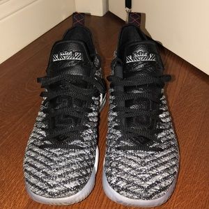 LeBron 16 Oreos